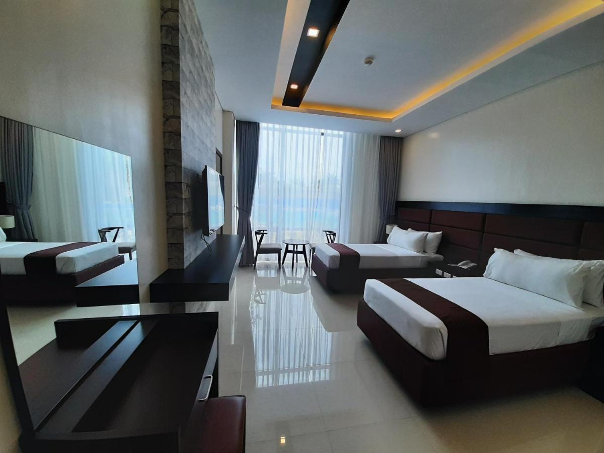 Winrich Hotel Mactan Exterior foto