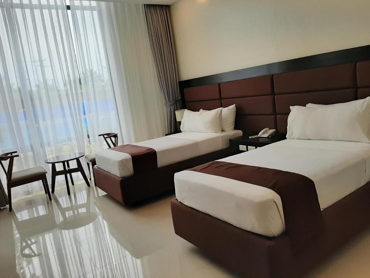 Winrich Hotel Mactan Exterior foto